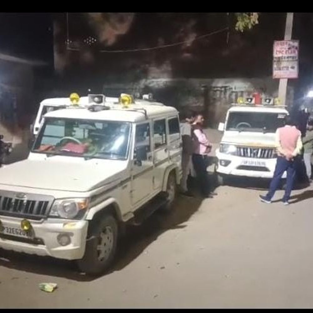 अंबेडकरनगर में किराना स्टोर पर GST की छापेमारी:अयोध्या टीम ने की कार्रवाई, 7 घंटे से अधिक चली जांच