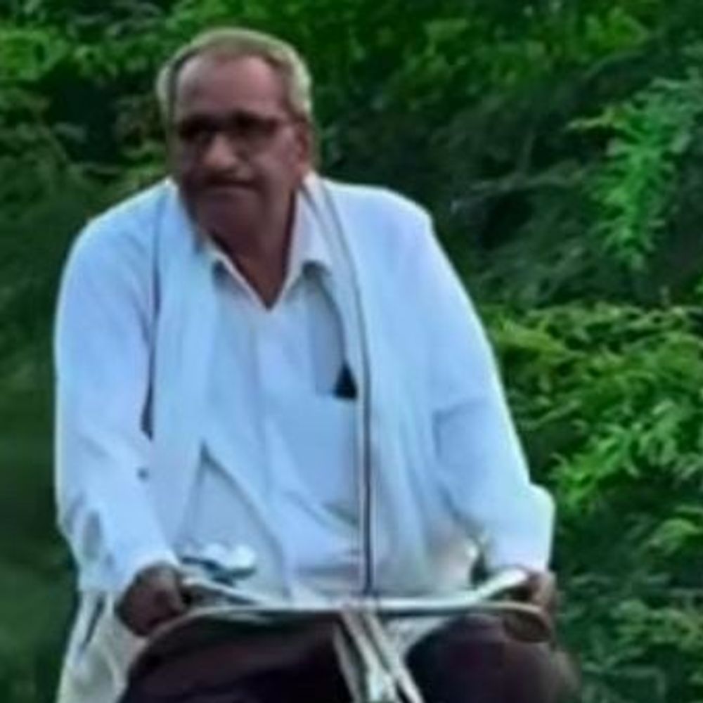 उन्नाव में सड़क हादसे में व्यक्ति की मौत:अज्ञात वाहन ने बाइक को टक्कर मारी, जांच में जुटी पुलिस