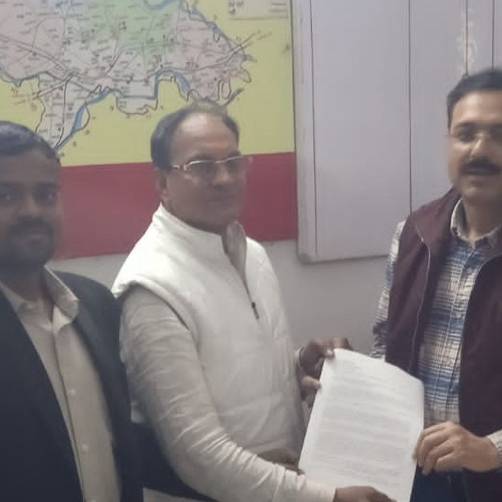 बलिया में उद्योग व्यापार मंडल ने सौंपा ज्ञापन:व्यापारियों के उत्पीड़न रोकने, पारदर्शिता की मांग की