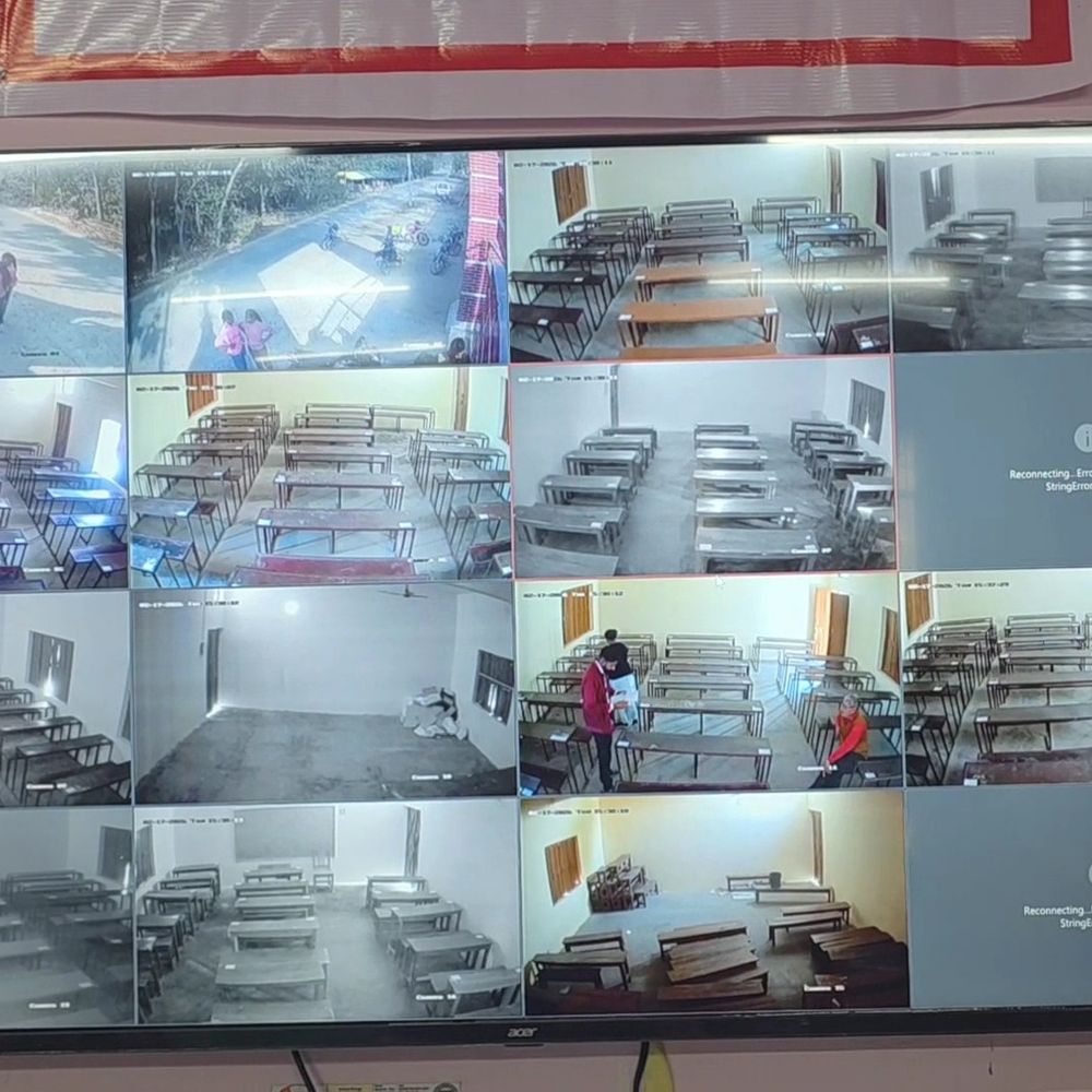 गोंडा में यूपी बोर्ड परीक्षा को लेकर तैयारियां पूरी:4 जोन और 18 सेक्टर में बांटा गया जिला, कंट्रोल रूम से होगी मॉनीटरिंग