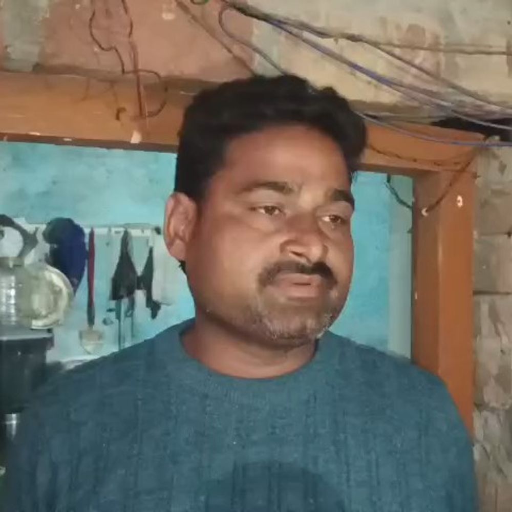 परिवार सोता रहा, चोरों ने लाखों की चोरी की:68 हजार नगदी और लाखों के जेवरात ले गए, घर के पीछे मिला बैग