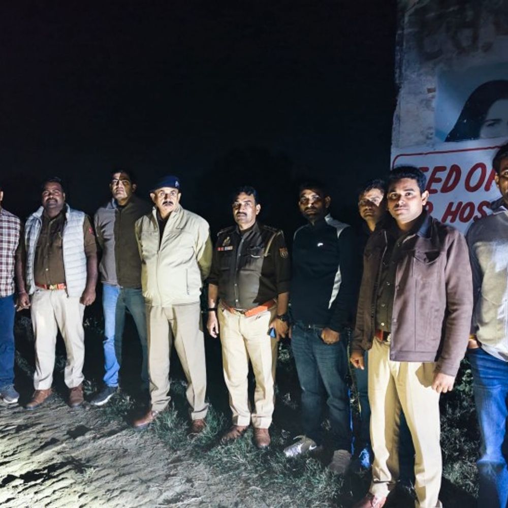 पोस्टमास्टर के हत्यारों से मथुरा पुलिस की मुठभेड़:तमंचा बरामद करने गई पुलिस टीम पर किया बदमाश ने फायर,अपहरण करने के बाद पलवल में की थी हत्या