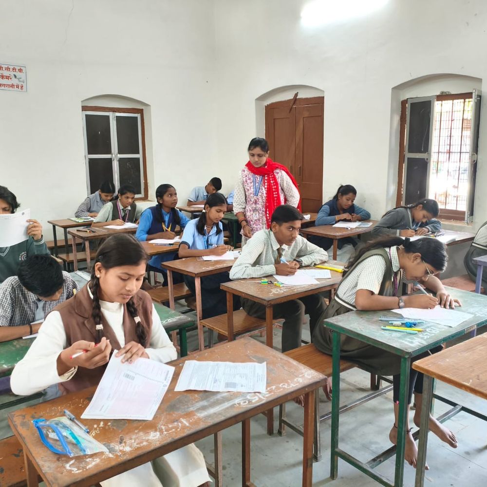 अंग्रेजी का पेपर देने नहीं आए 333 परीक्षार्थी:  उड़नदस्ते ने 6 केंद्रों का निरीक्षण किया, नकल होते नहीं मिली – Balaghat (Madhya Pradesh) News