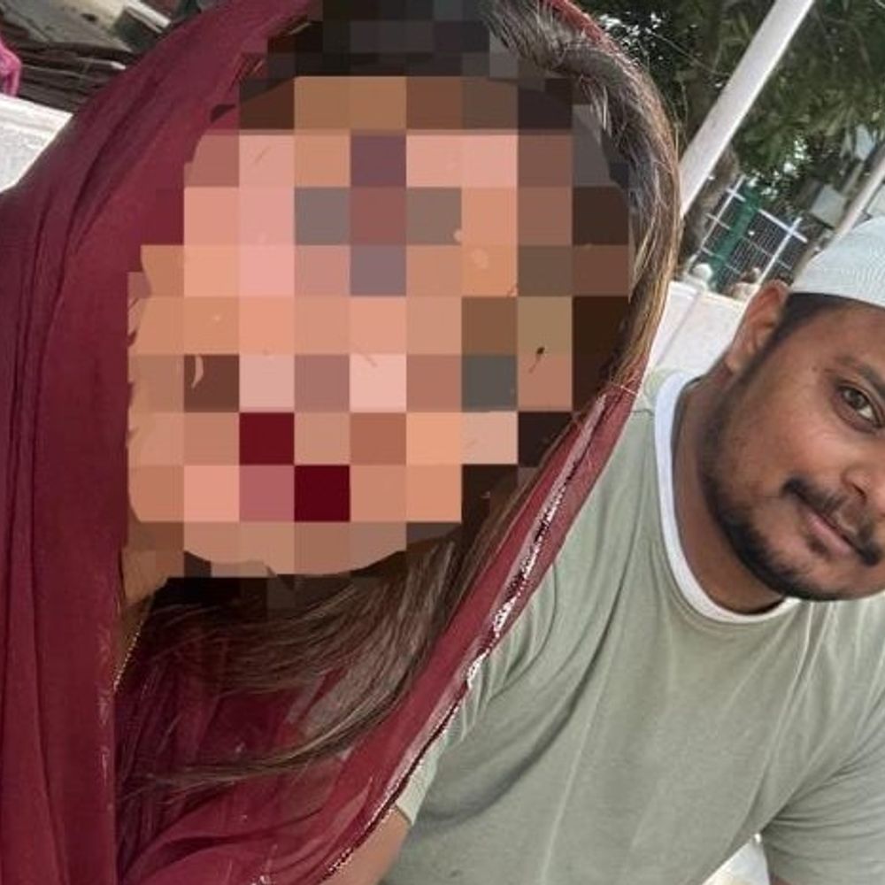 धर्मांतरण मामले में बाराबंकी में अधिवक्ताओं के चैंबर में तोड़फोड़:आक्रोशित वकीलों ने फर्नीचर में आग लगाई, पुलिस तैनात