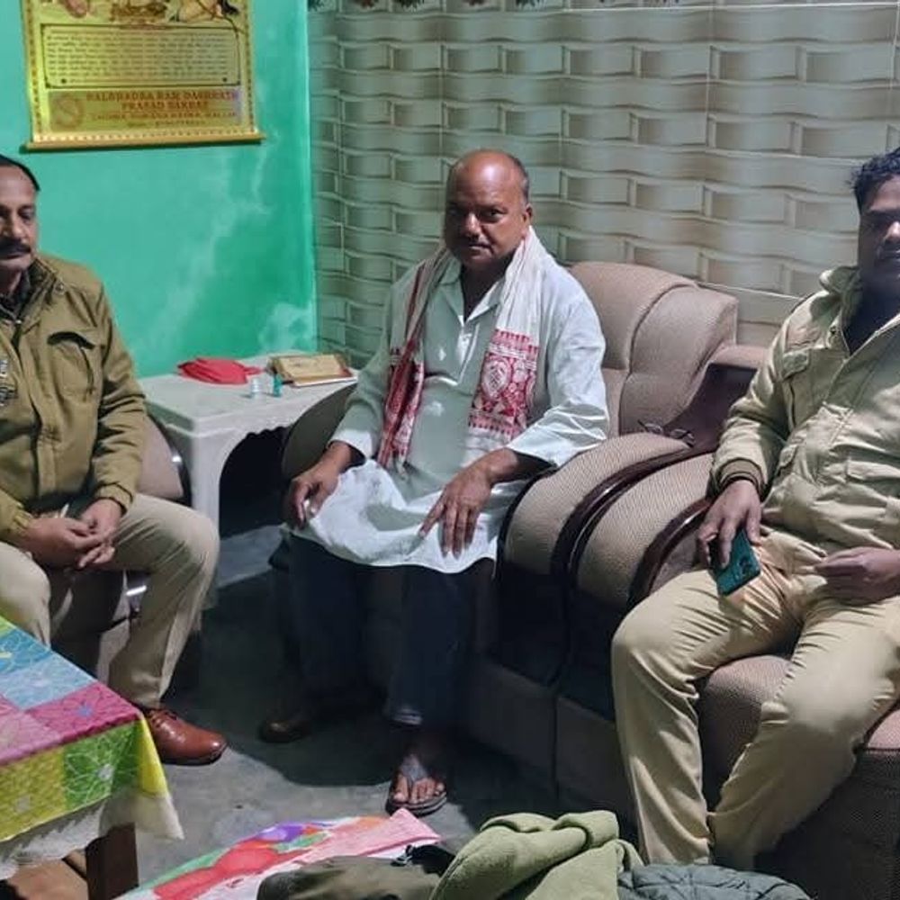 कांग्रेस जिलाध्यक्ष पुलिस को चकमा देकर लखनऊ निकले:बलिया में कई कांग्रेसी नेता हाउस अरेस्ट, विधानसभा घेराव की तैयारी