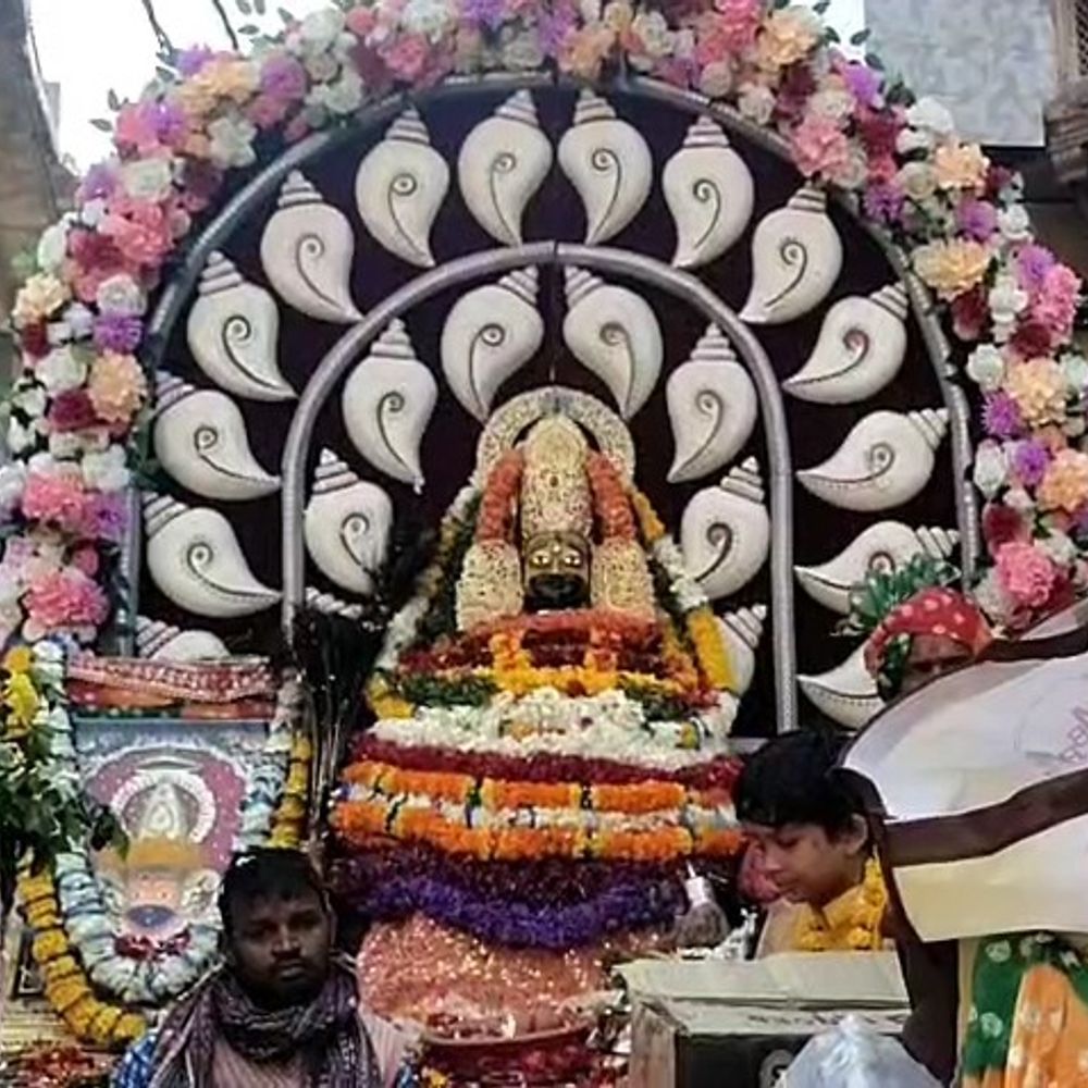 मथुरा में श्री श्याम सांवरिया सेवादार परिवार ने निकाली शोभायात्रा:अप्सरा टॉकीज, होली गेट होते हुए केदार धाम रिजॉर्ट पर खत्म हुई, श्रद्धालु हुए शामिल