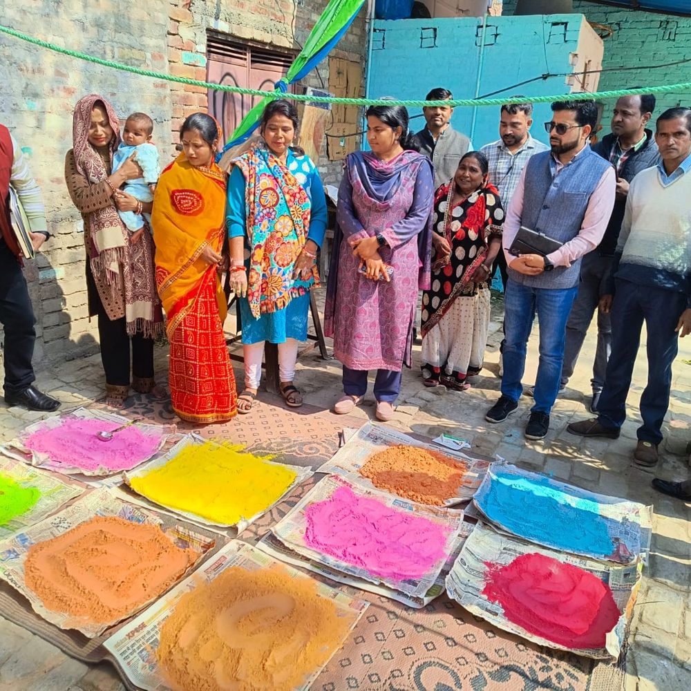 हर्बल गुलाल से आत्मनिर्भरता की नई उड़ान:रंगों में रोजगार की खुशबू, महिलाओं ने लिया सुरक्षित होली का संकल्प
