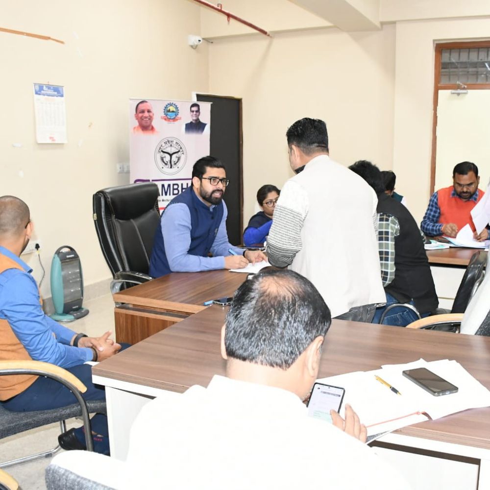 मथुरा-वृंदावन जनसुनवाई में सफाई, अतिक्रमण की शिकायतें मिलीं:नगर निगम ने विभिन्न जोनों में नागरिकों की समस्याएं सुनीं