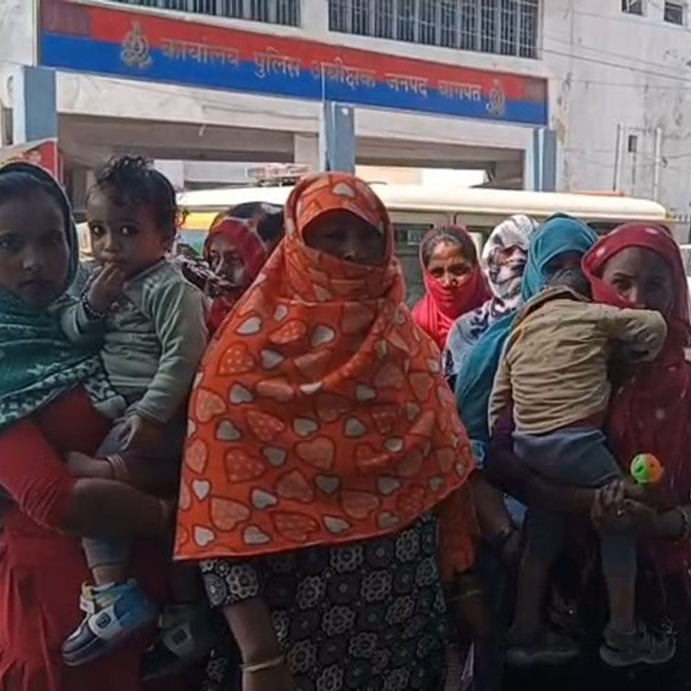 बागपत में महिला ने पड़ोसन पर मारपीट का आरोप लगाया:एसपी से शिकायत कर कार्रवाई की मांग की, पुलिस जांच में जुटी