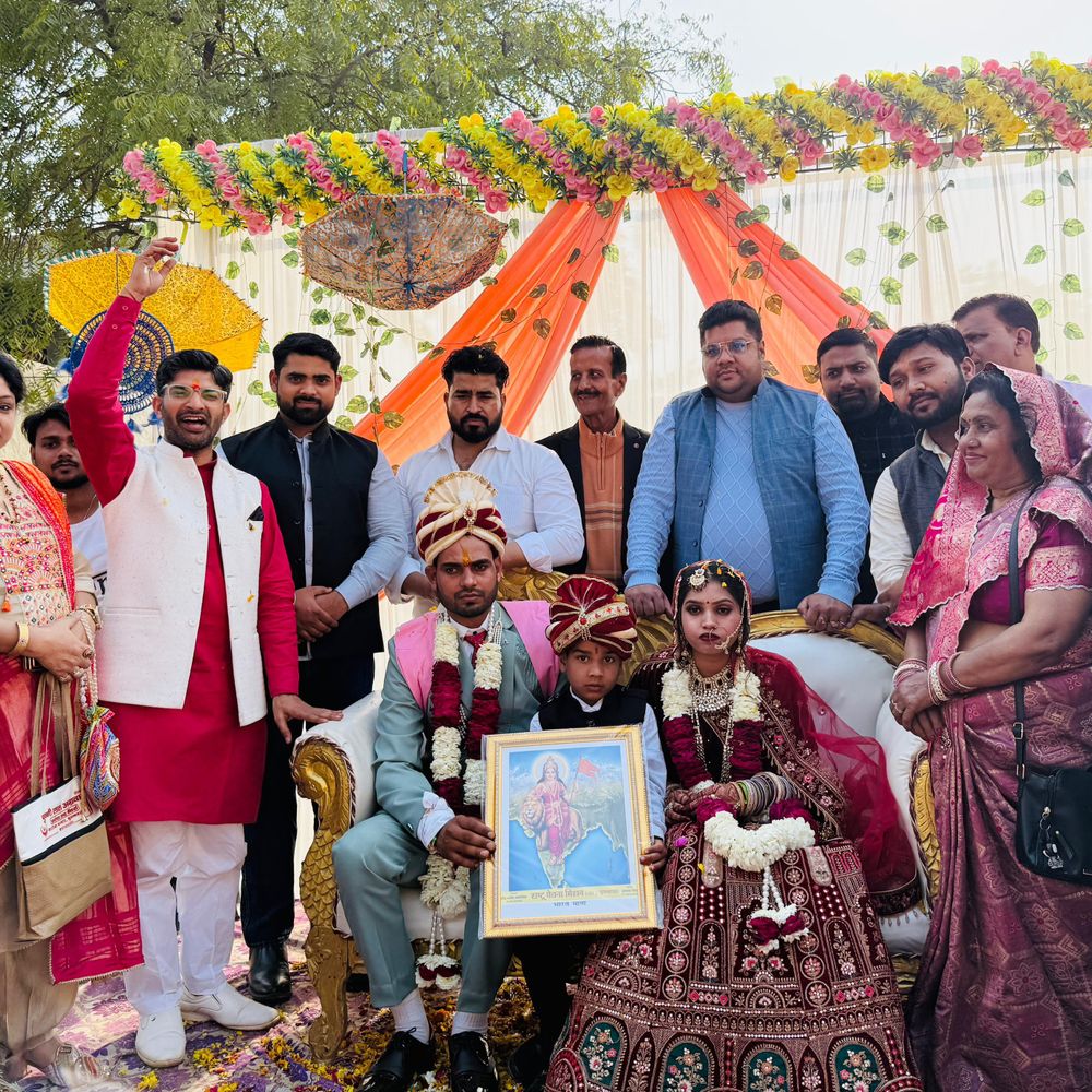 राष्ट्र चेतना मिशन ने 2 निर्धन कन्याओं का कराया विवाह:शादी की व्यवस्थाएं कीं, गृहस्थी के लिए दिए उपहार