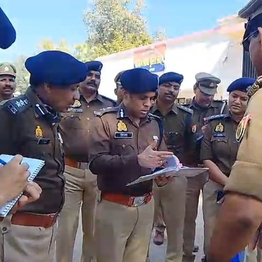 आईजी लखनऊ रेंज ने उन्नाव में की समीक्षा:अपराध नियंत्रण, महिला सुरक्षा पर दिए प्रभावी निर्देश