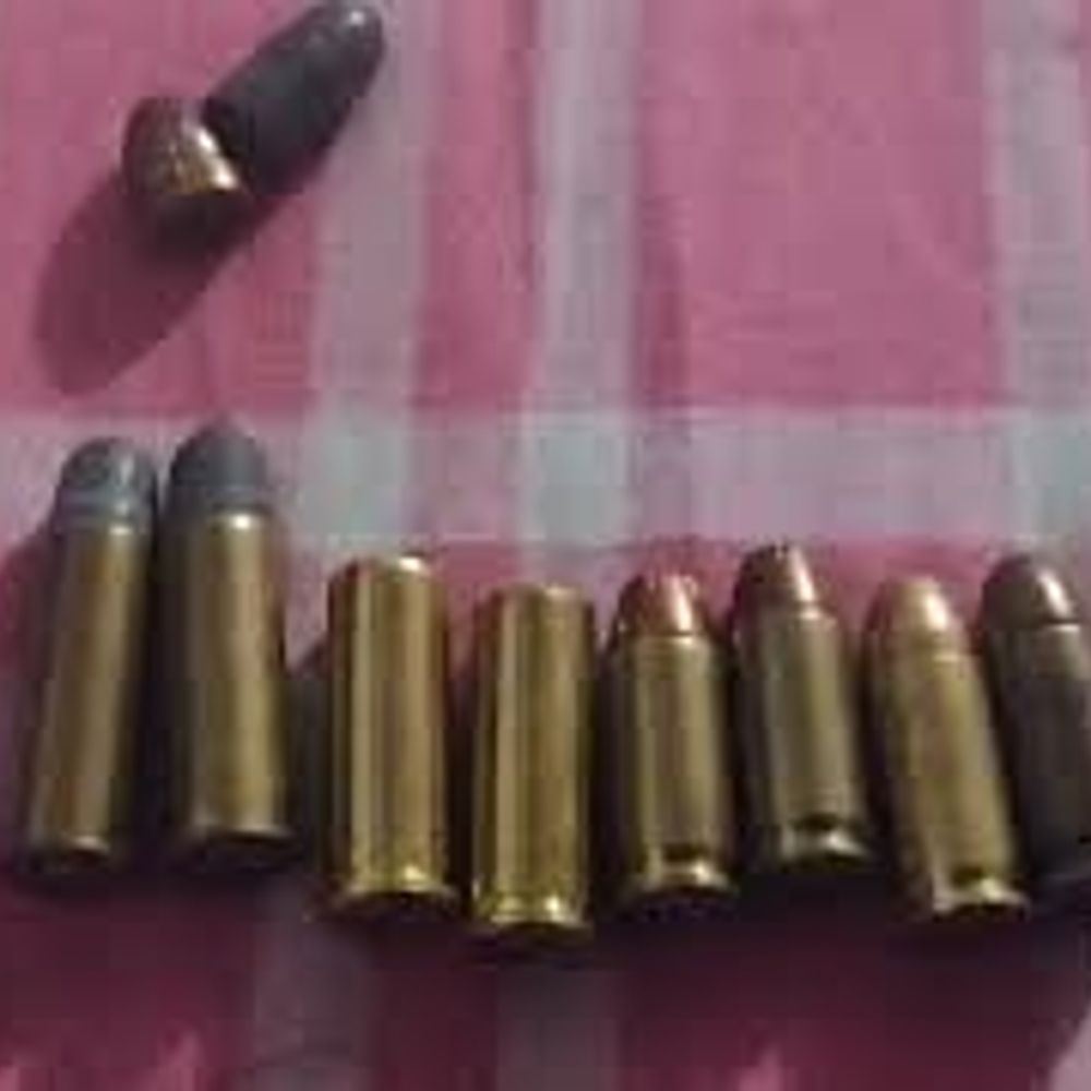 यात्री के बैग से .32 बोर कारतूस मिला:लखनऊ एयरपोर्ट पर लाइसेंस दिखाने के बाद पुलिस ने छोड़ा, फ्लाइट छूटी