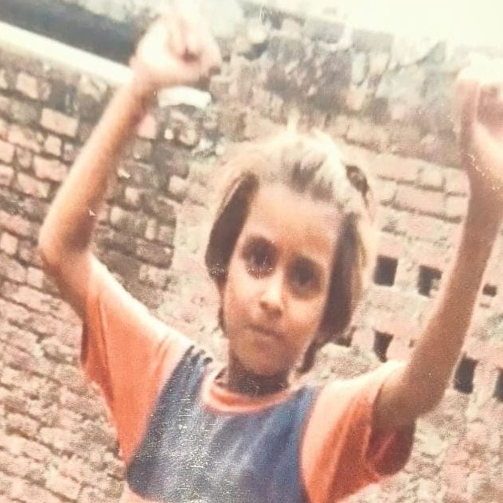 संभल में 8 दिन बाद मिला बच्ची का शव:एक आंख गायब, चेहरे पर चोट के निशान, मां बोली- बच्ची दबी हुई थी