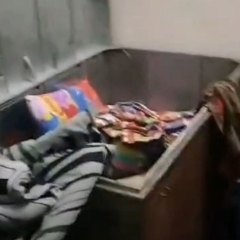 अमरोहा में दो फैक्ट्री कर्मियों के घरों में चोरी:चोर नकदी सहित हजारों का सामान ले गए, पुलिस जांच में जुटी