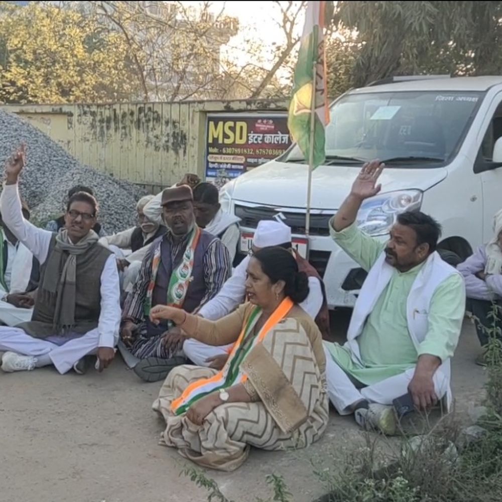 बांदा में कांग्रेस जिलाध्यक्ष हाउस अरेस्ट:मनरेगा बचाओ आंदोलन: लखनऊ घेराव से पहले हुई कार्रवाई