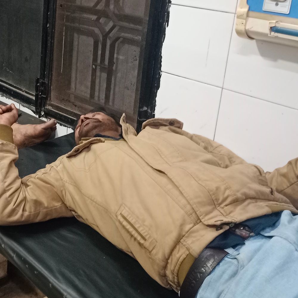 संभल में दो बाइकों की भिड़ंत, 5 लोग घायल:एक महिला की हालत गंभीर, अस्पताल में भर्ती