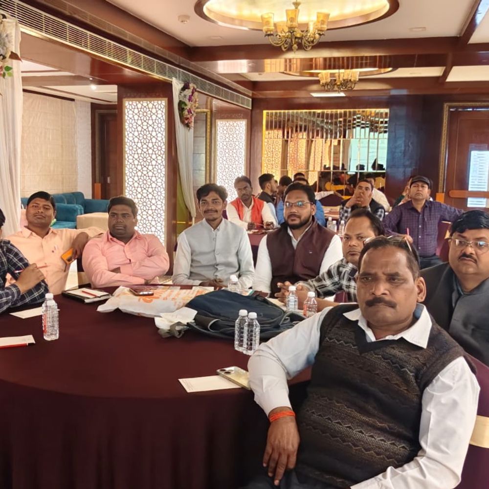 मिर्जापुर में स्वच्छ सर्वेक्षण 2025-26 की तैयारी शुरू:मंडलस्तरीय कार्यशाला में 3 जिलों के 21 निकायों के अधिकारी प्रशिक्षित