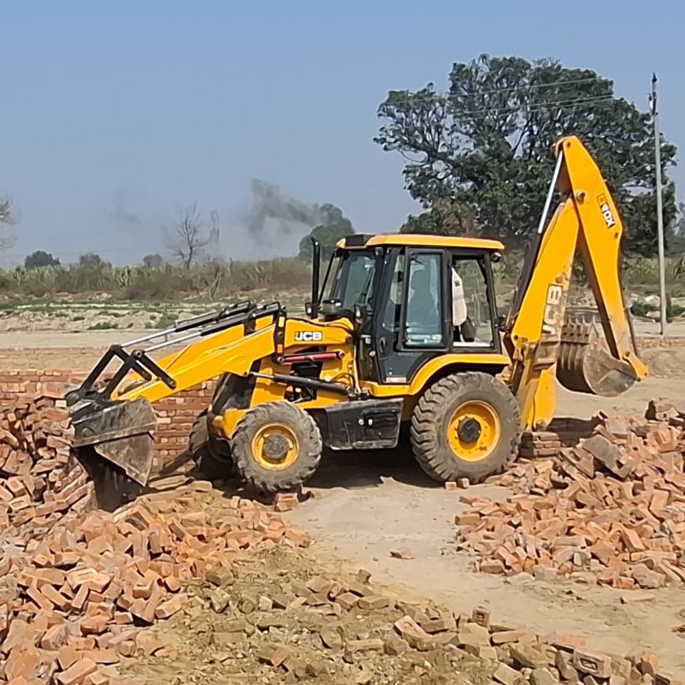 बागपत में दो अनधिकृत कॉलोनियां ध्वस्त:बिना ले-आउट स्वीकृति के हुई थी प्लॉटिंग, विकास प्राधिकरण ने की कार्रवाई