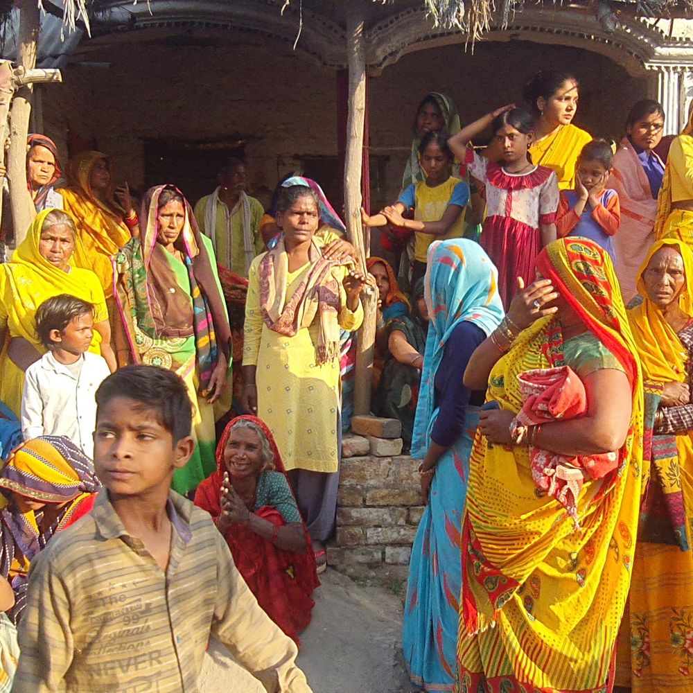 रायबरेली में विवाहिता का शव फंदे से मिला:मायके वालों ने हत्या का आरोप लगाया, पति-सास हिरासत में