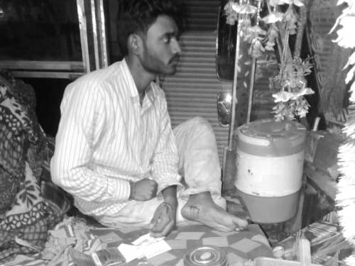 अबोहर में ट्रक क्लीनर से मारपीट कर कैश-फोन छीना:  ईंट मारकर तोड़ा वाहन का शीशा; पीट-पीटकर पूछा ATM का पिन – Abohar News