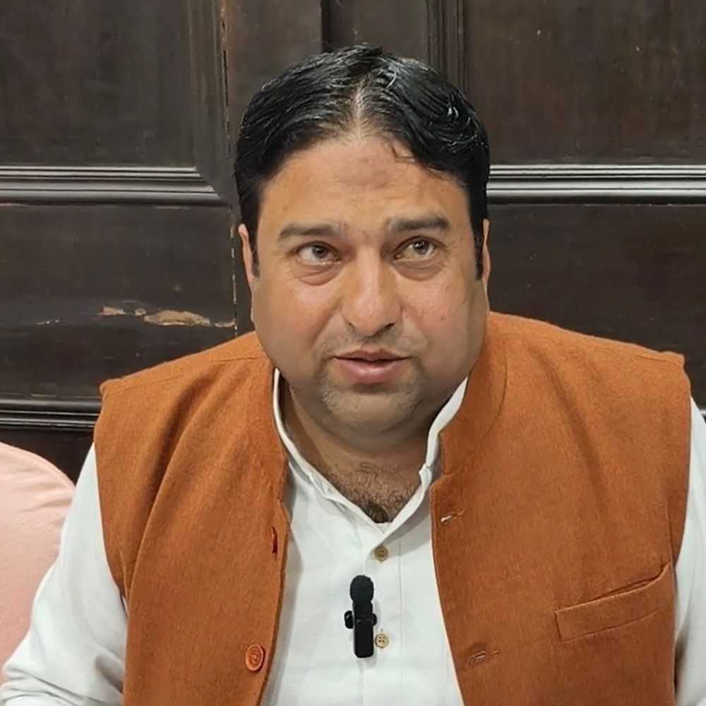 पूर्व DGP पर दो राज्यों में वोट बनवाने का आरोप:सहारनपुर में पंजाब के शमसुद्दीन को जान का खतरा, SSP से सुरक्षा मांगी