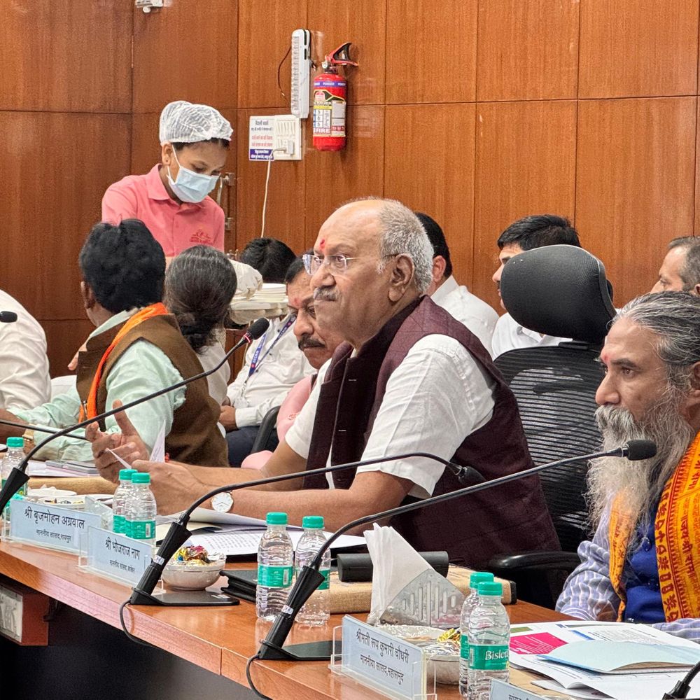 रेल महाप्रबंधक के साथ सांसदों की बैठक आज:  फैसिलिटी और योजनाओं पर होगी बात, पिछली बार सांसदों ने अधिकारियों के रवैये को लेकर जताई थी नाराजगी – Chhattisgarh News