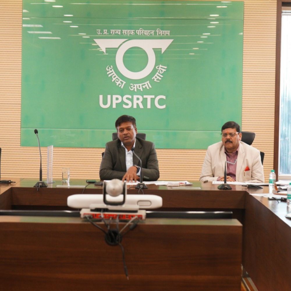उत्तर प्रदेश राज्य सड़क परिवहन निगम की समीक्षा बैठक:एमडी पीएन सिंह ने तय स्टॉप पर बस रोकने और दिन-रात प्रभावी जांच व्यवस्था के दिए निर्देश
