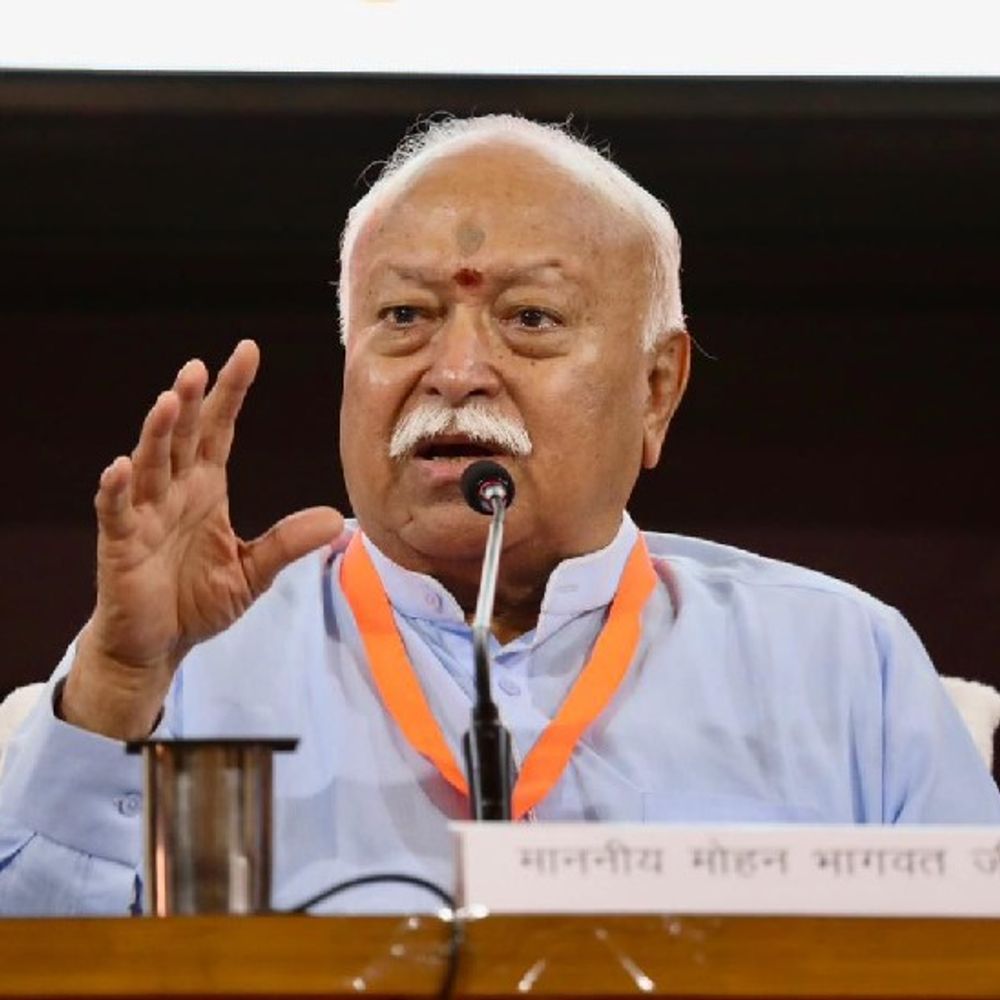 डॉ. मोहन भागवत बोले- शिक्षा और स्वास्थ्य व्यवसाय नहीं:धूल का एक कण भी धर्म से अलग नहीं हो सकता, लखनऊ में छात्रों से संवाद किया