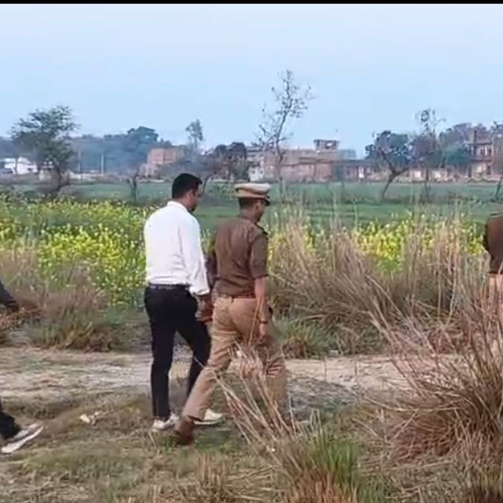 बलिया में नाबालिग छात्रा से गैंगरेप:खेत में की दरिंदगी, मुंह खोलने पर वीडियो वायरल करने की धमकी दी; 5 आरोपियों पर केस दर्ज