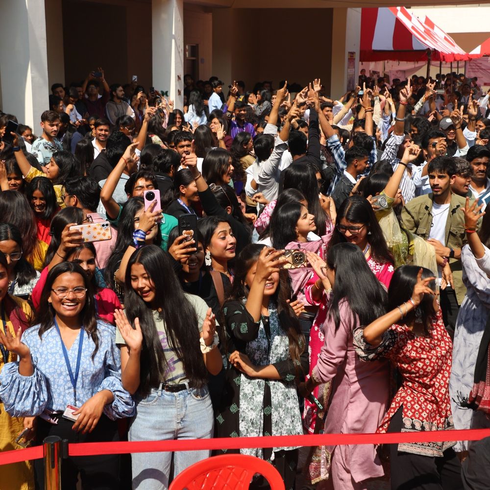 कानपुर में गूंजी 'मिस्टिक' की धमक:बैंड वार और माइक्रो मूवी में युवाओं ने दिखाया टैलेंट, VSICS ने मारी बाजी