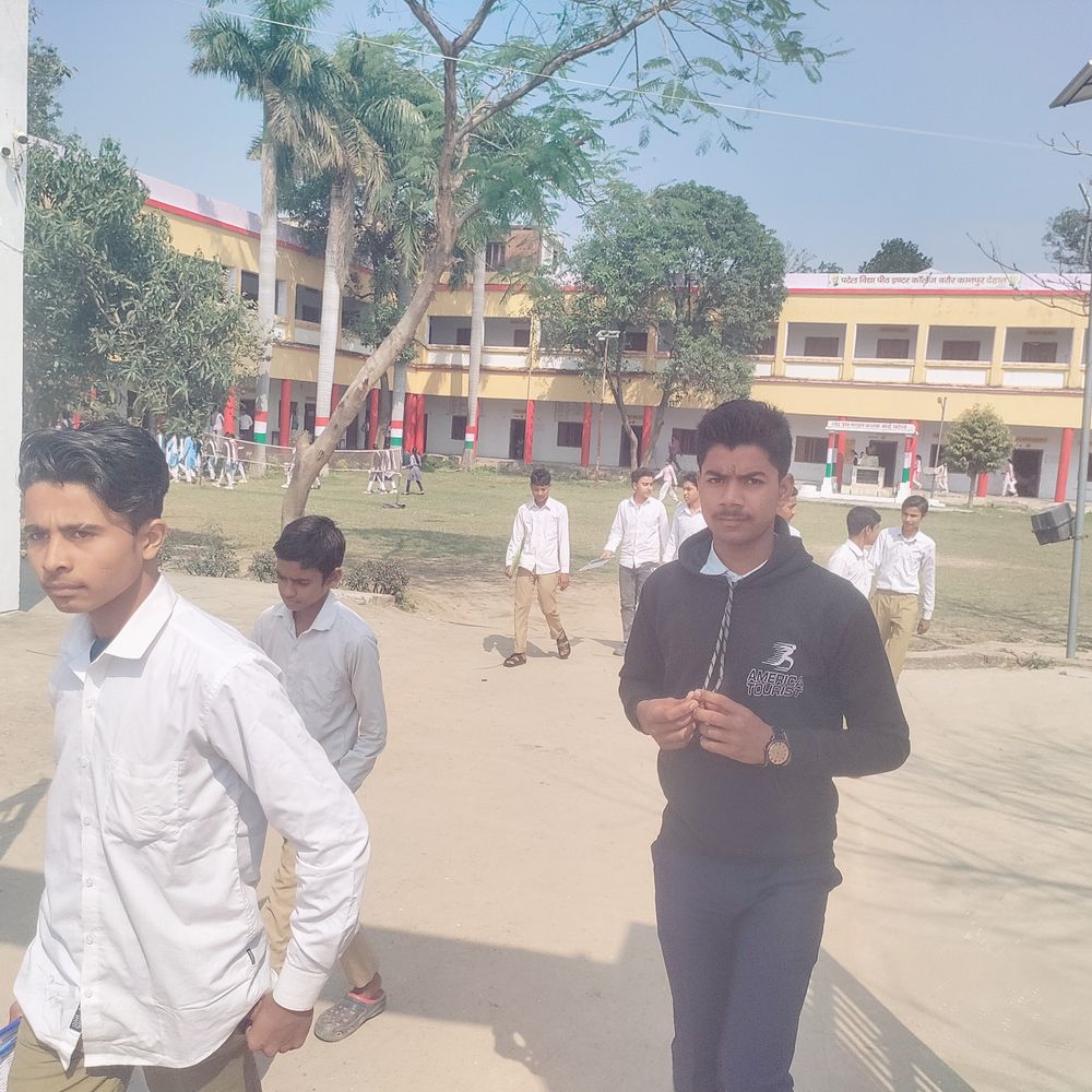 हाईस्कूल का हिंदी का पेपर आसान आया:बच्चे बोले- सिलेबस से आए क्वेश्चन, हल करने में नहीं हुई कठिनाई