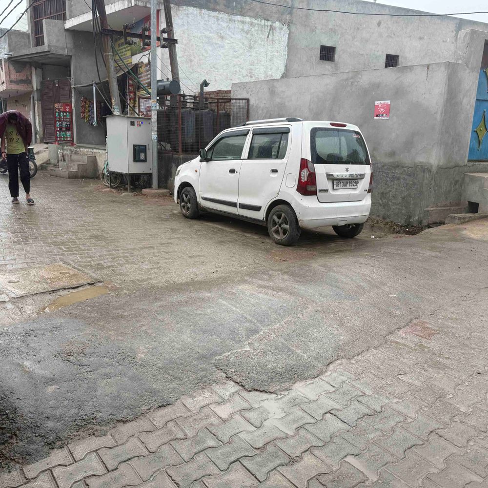 बुलंदशहर में मौसम बदला, बूंदाबांदी से बढ़ी ठंडक:तीन डिग्री तापमान गिरा, अगले तीन दिन नमी रहने की संभावना