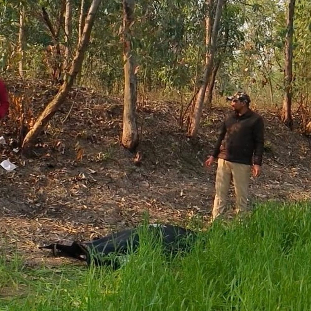 अमेठी में 10वीं की छात्रा का बाग में मिला शव:गले में दुपट्टे का फंदा, एक दिन पहले घर से हुई थी लापता