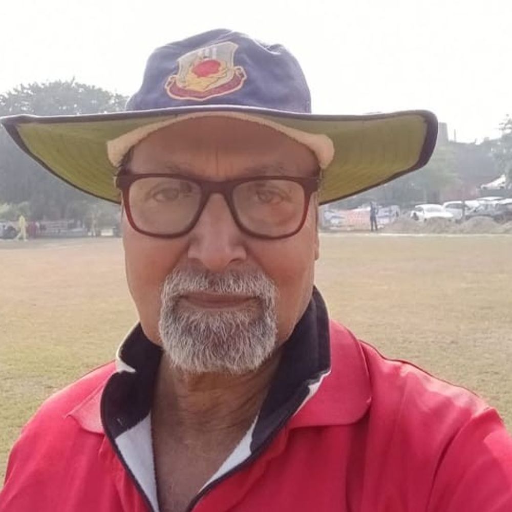 अंडर-13 मैच में मधुमक्खियों ने किया हमला:अंपायर की मौत, उन्नाव के स्प्रू स्टेडियम में हुआ हादसा