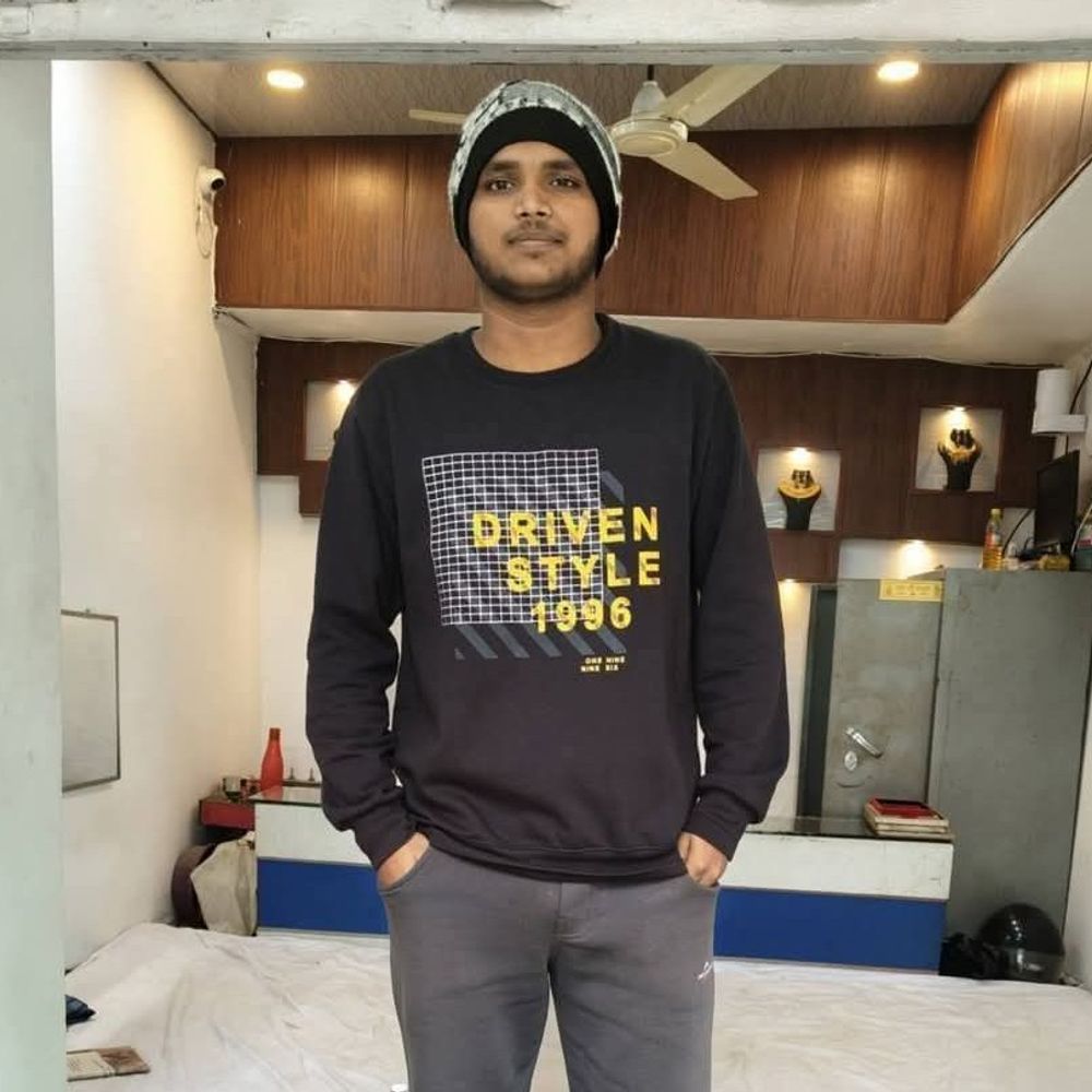 परीक्षा देने पहुंचा छात्र गेट पर गिरा:सिद्धार्थनगर में इकलौते बेटे की मौत, अंतिम संस्कार हुआ