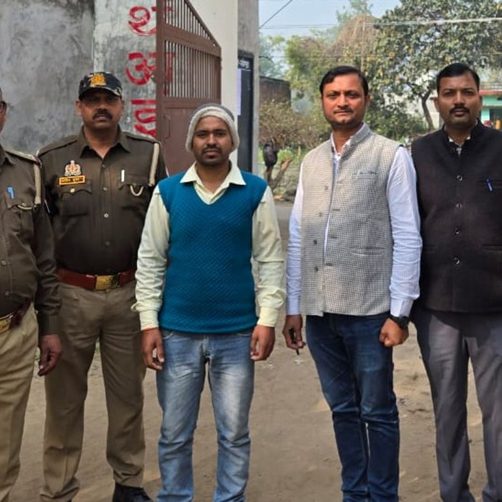 गोंडा में बोर्ड परीक्षा में मुन्ना भाई गिरफ्तार:1500 रुपए लेकर मनीष कुमार की जगह पर सुधीर कुमार दे रहा था पेपर