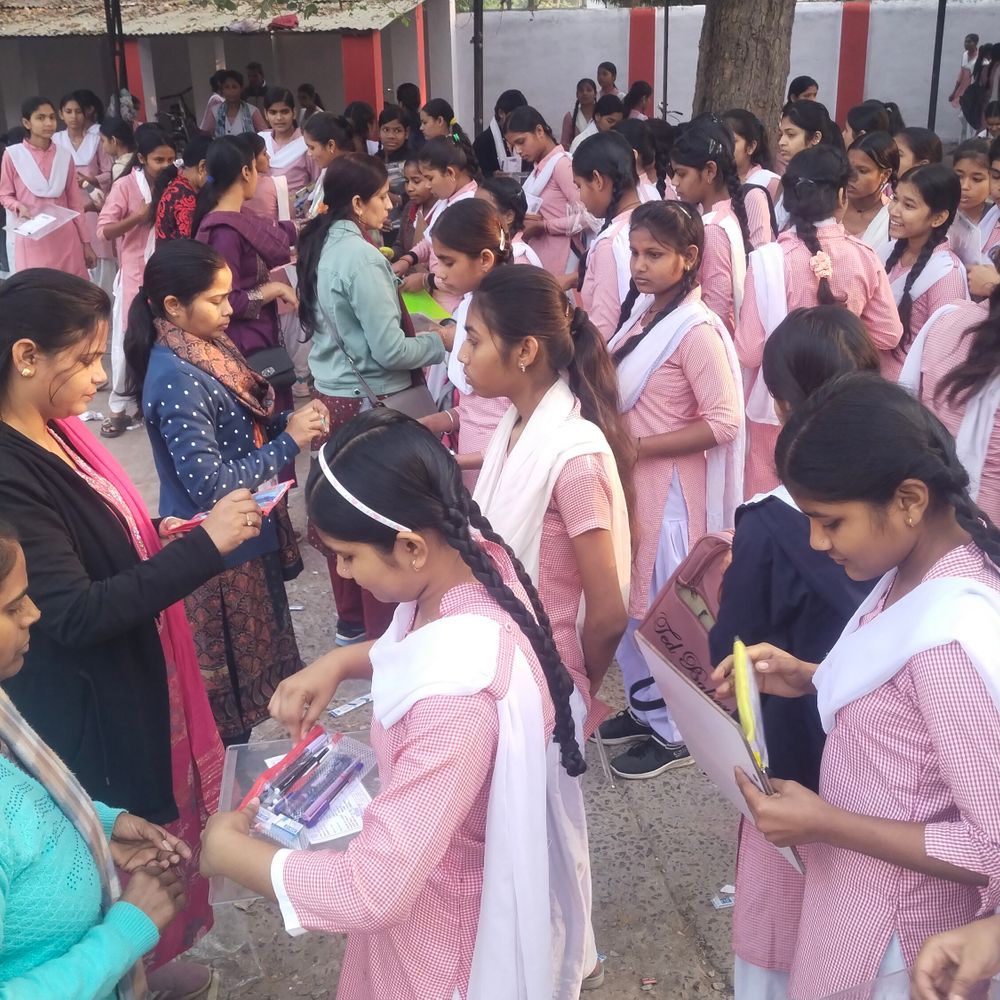 ललितपुर में यूपी बोर्ड परीक्षाएं शुरू:50 केंद्रों पर CCTV निगरानी, हाईस्कूल में हिंदी का पेपर