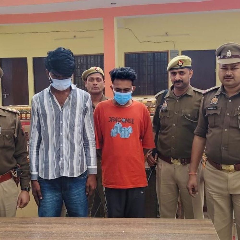 फिरोजाबाद पुलिस ने पकड़ी 1 करोड़ की अवैध शराब:होली से पहले दो अंतर्राज्यीय तस्कर गिरफ्तार, पंजाब से बिहार ले जा रहे थे खेप