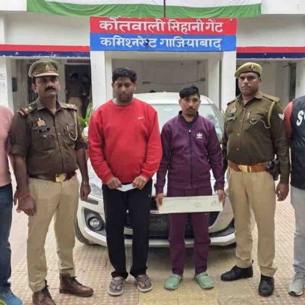 गाजियाबाद में वाहन चोर गिरोह का पर्दाफाश:27 और 14 मुकदमों वाले दो आरोपी गिरफ्तार, कार बरामद