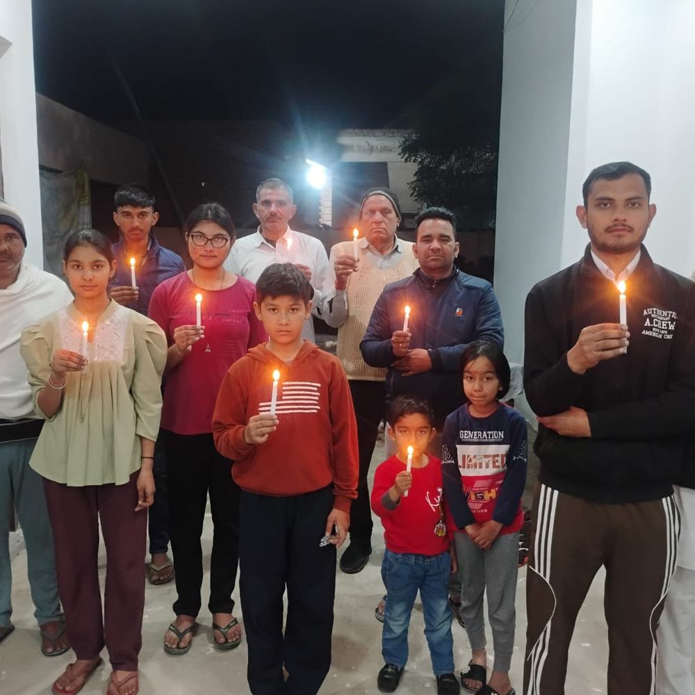 बागपत में महिला का नग्न शव मिला:पोस्टमार्टम रिपोर्ट में चोट के निशान, कैंडल मार्च निकालकर खुलासे की मांग