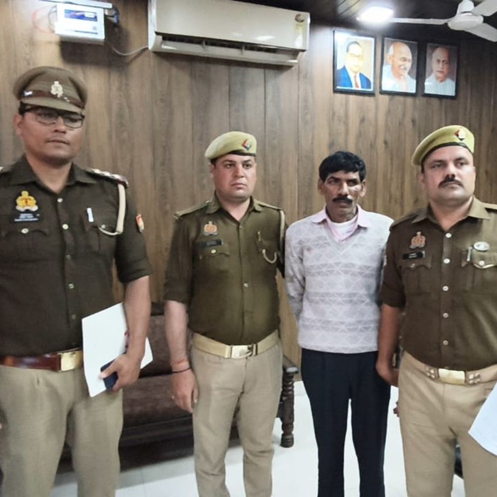 संभल में सर्राफा दुकान से 5 लाख के कंगन चोरी:एक चोर गिरफ्तार, दो फरार; आरोपी 30 साल से वारदातों में शामिल