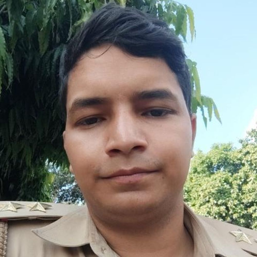 गोंडा में माधवपुर चौकी प्रभारी पवन कुमार सिंह हटे:शुभम दुबे को नए प्रभारी का चार्ज, लापरवाही पर एसपी ने की कार्रवाई