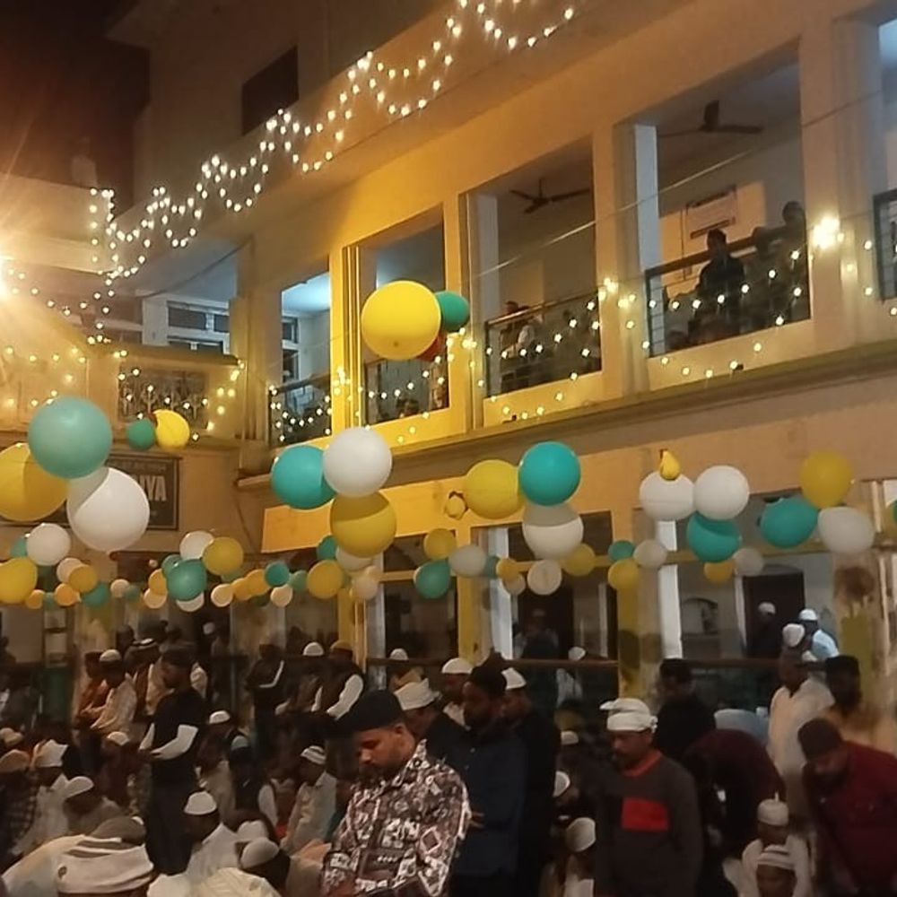 रमजान का चांद दिखा, पहला रोजा कल से:सुल्तानपुर में तरावीह की नमाज अदा, 12 घंटे का होगा पहला रोजा