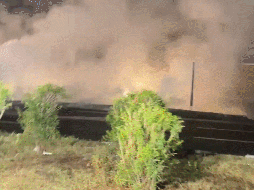 दिल्ली-जयपुर हाईवे पर केमिकल से भरा टैंकर पलटा:  रॉन्ग साइड से आए ट्रक ने मारी टक्कर; तीन गंभीर घायल – Jaipur News