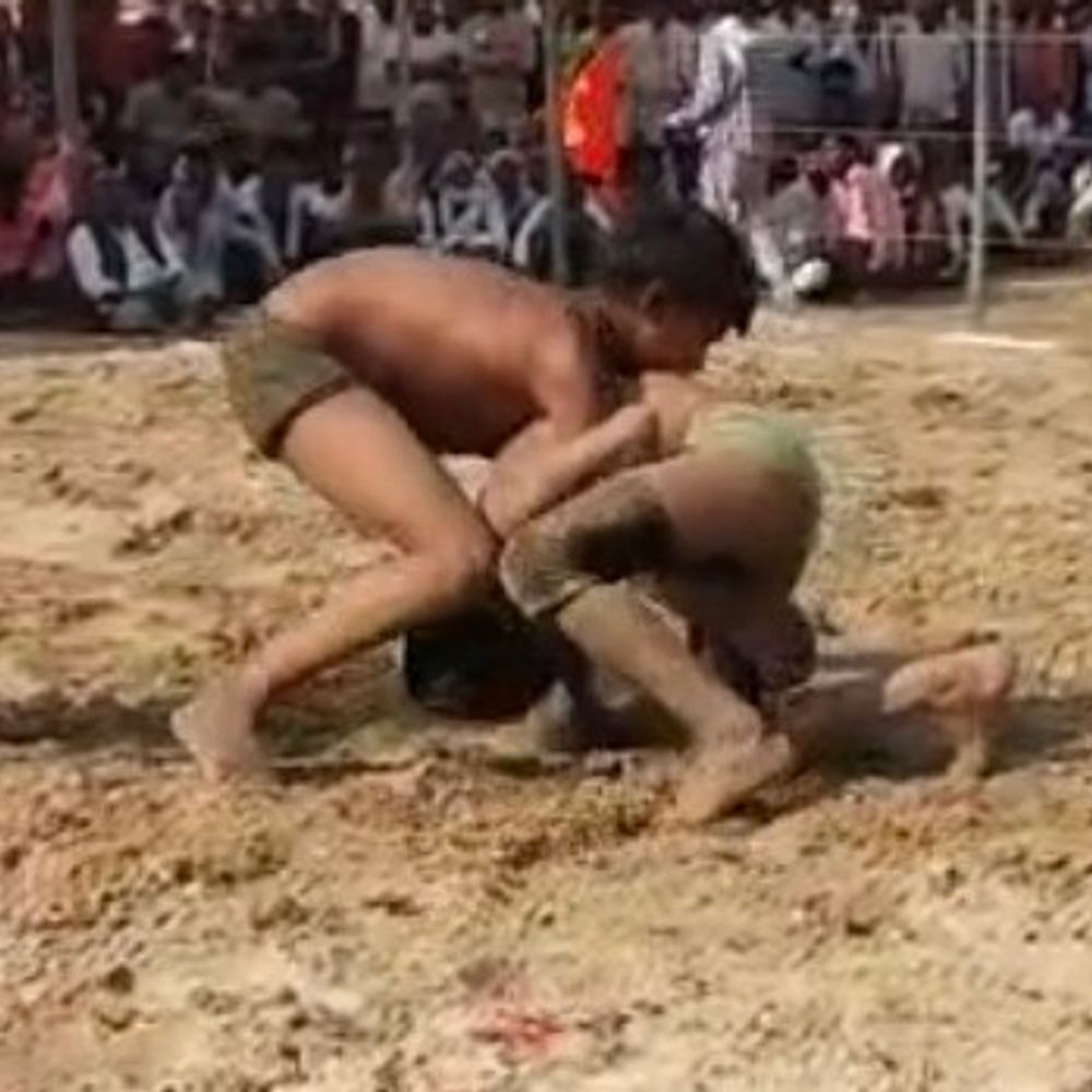 रायबरेली में महिला कुश्ती प्रतियोगिता आयोजित:देशभर की पहलवानों ने लिया हिस्सा, पूर्व एमएलसी मुख्य अतिथि बने