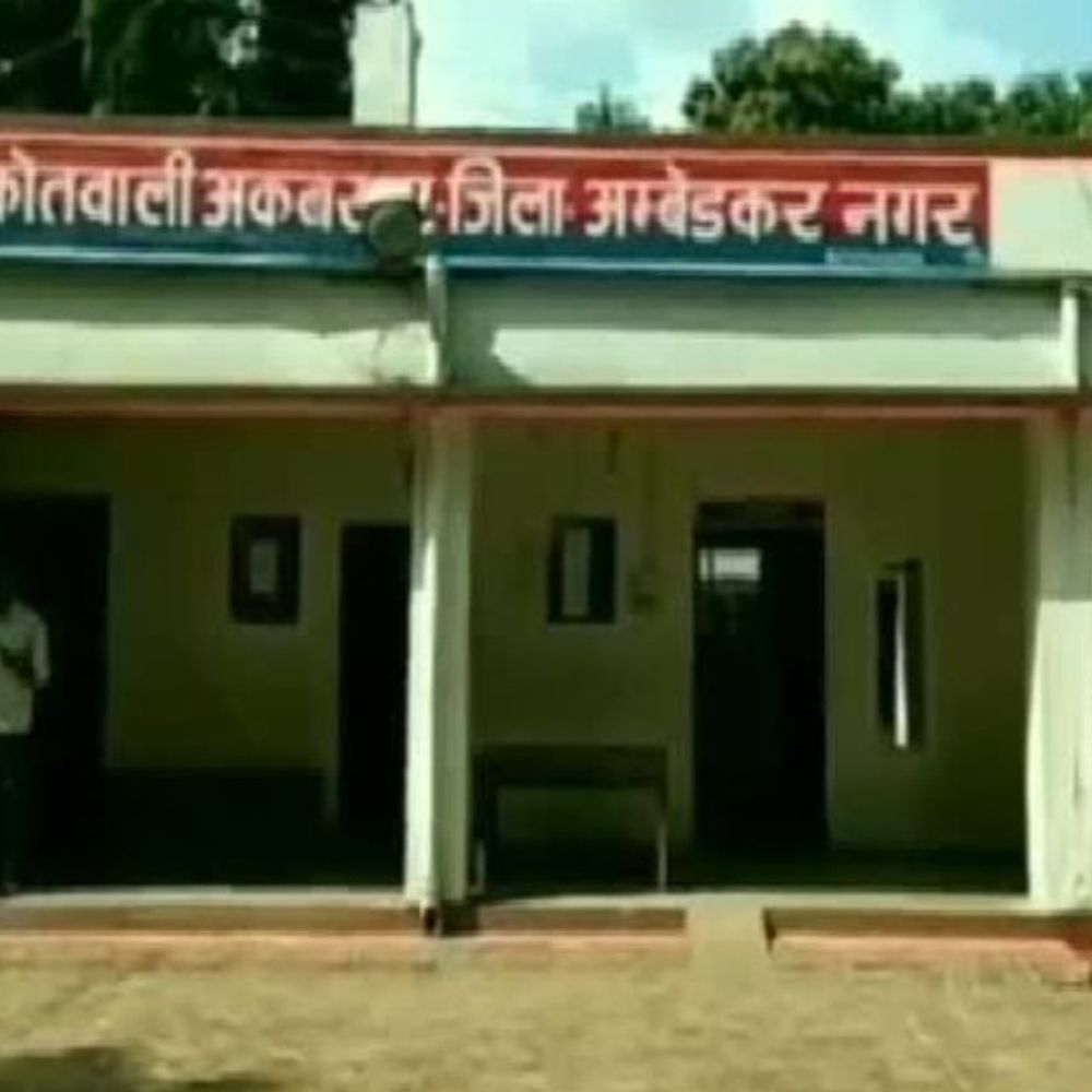 अंबेडकरनगर में दो बड़ी चोरियों में पुलिस ने लगाई एफआर:लाखों की चोरी का खुलासा नहीं हुआ, सीओ ने दोबारा विवेचना का आदेश दिया