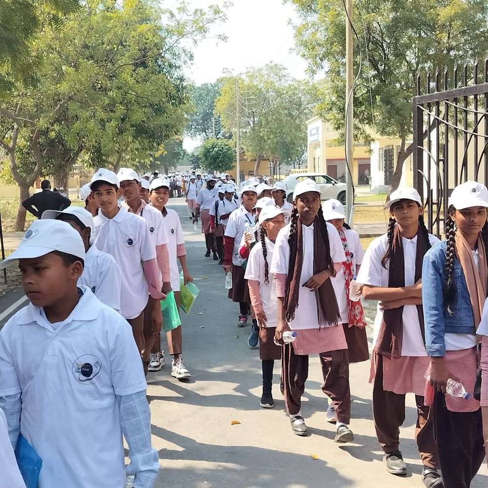 अयोध्या में 'राष्ट्रीय आविष्कार अभियान' का आयोजन:जूनियर छात्रों का कृषि विश्वविद्यालय में एक्सपोजर विजिट, डेयरी से मत्स्य पालन तक सीखी आधुनिक तकनीकें