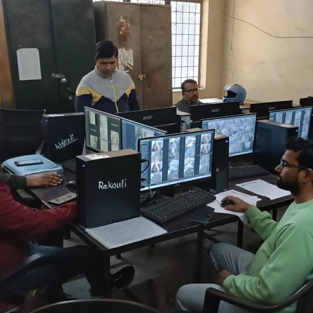 मऊ में यूपी बोर्ड परीक्षा में 5028 परीक्षार्थी अनुपस्थित:हाईस्कूल-इंटरमीडिएट में 69715 शामिल, 127 केंद्रों पर एग्जाम