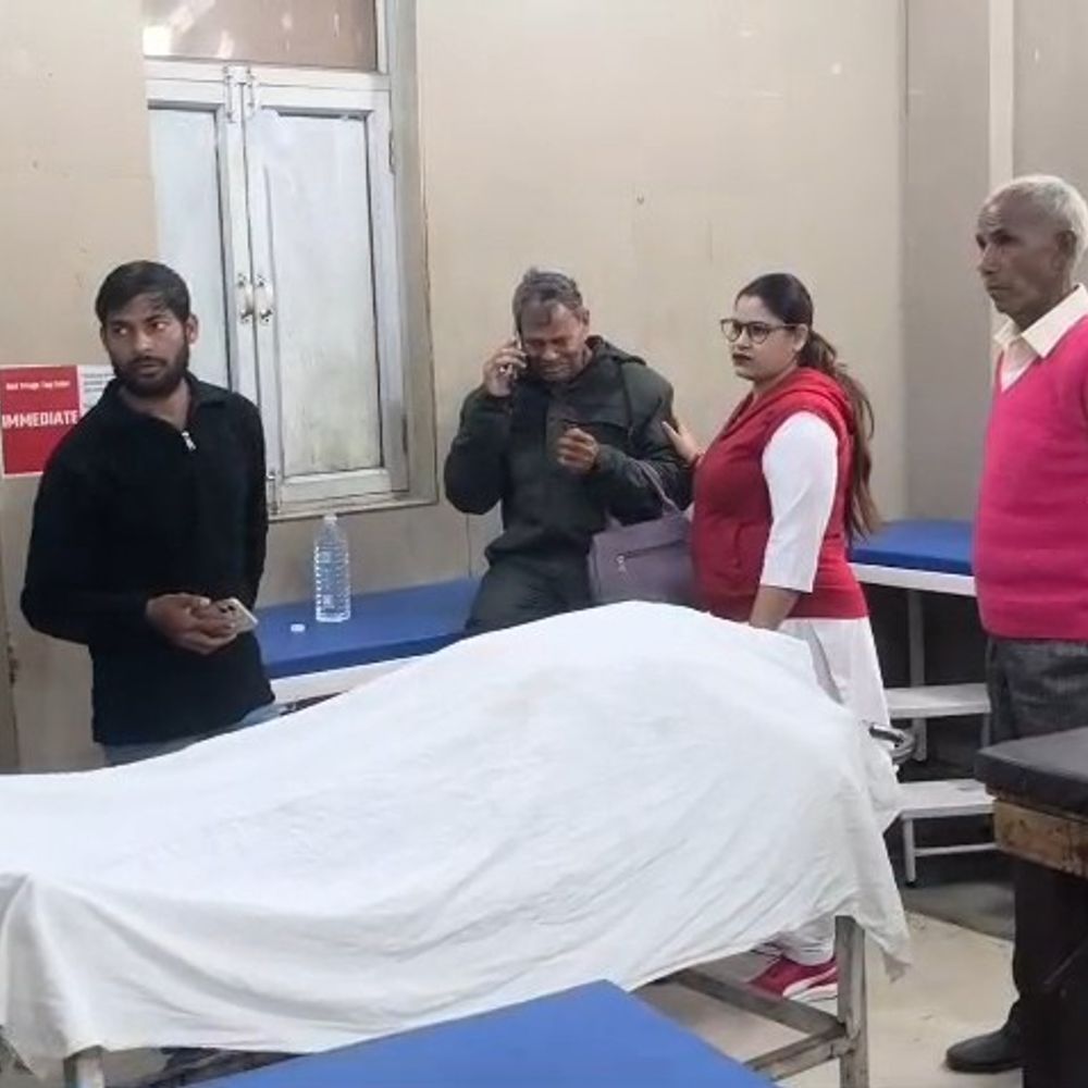 मैनपुरी में बुलेट की टक्कर से एएनएम की मौत:ड्यूटी से लौटते समय तेज रफ्तार बाइक ने मारी टक्कर, इलाज के दौरान तोड़ा दम