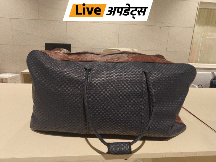 भास्कर अपडेट्स:बेंगलुरु एयरपोर्ट पर ₹23.88 करोड़ की 4.776 किलोग्राम कोकीन जब्त, ब्राजीलियाई नागरिक ने केमिकल मिले हुए कपड़ों में छिपाया था